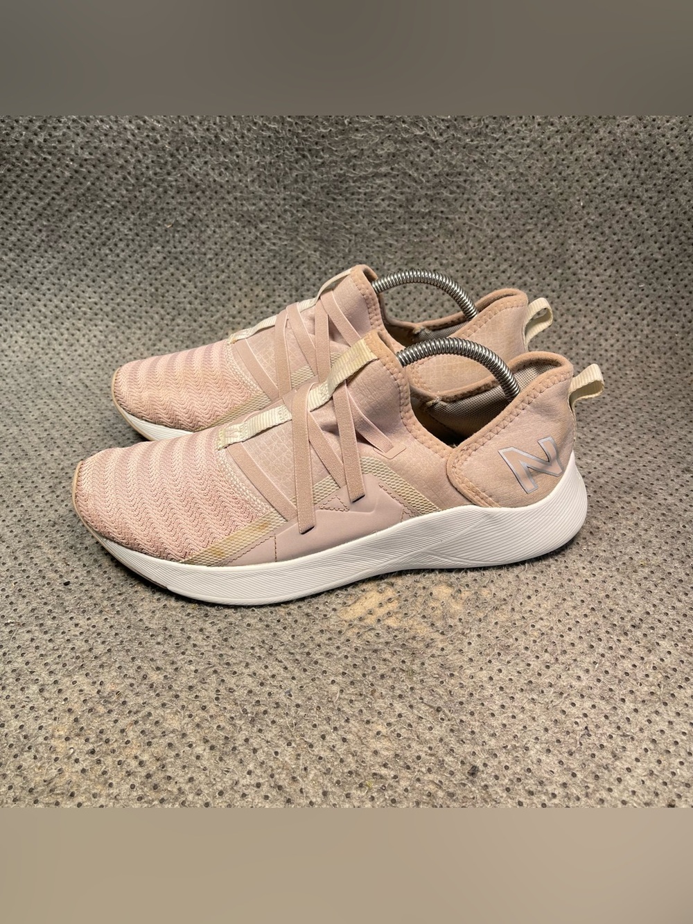 New Balance Beaya Pink Running Shoes Size 11 Women’s